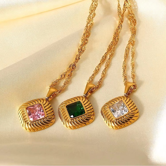 Jewelry - 18K Gold plated -  Pink Pendant Necklace